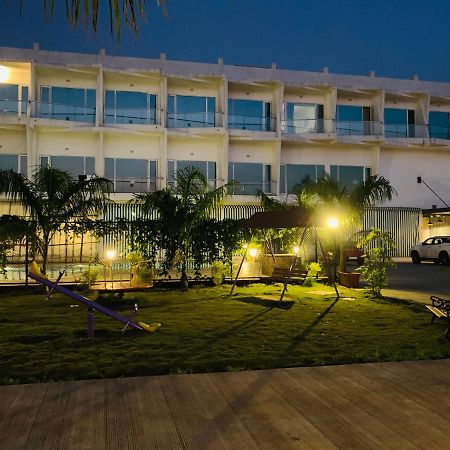 Viola Beacon Resort, Lonavala Extérieur photo