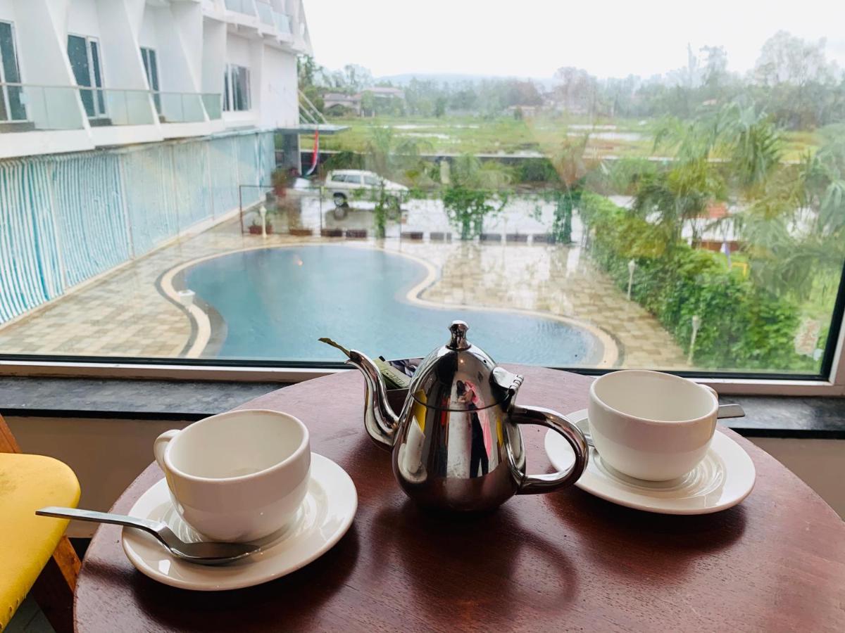 Viola Beacon Resort, Lonavala Extérieur photo