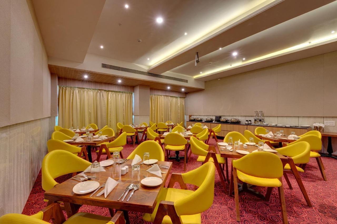 Viola Beacon Resort, Lonavala Extérieur photo