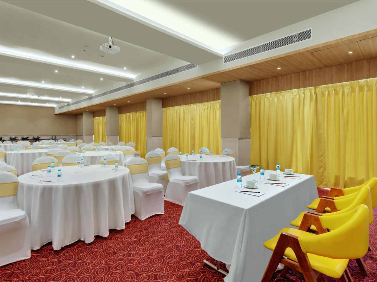 Viola Beacon Resort, Lonavala Extérieur photo
