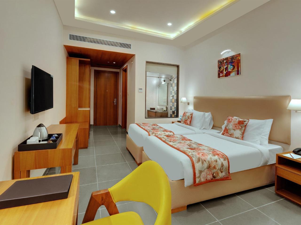 Viola Beacon Resort, Lonavala Extérieur photo