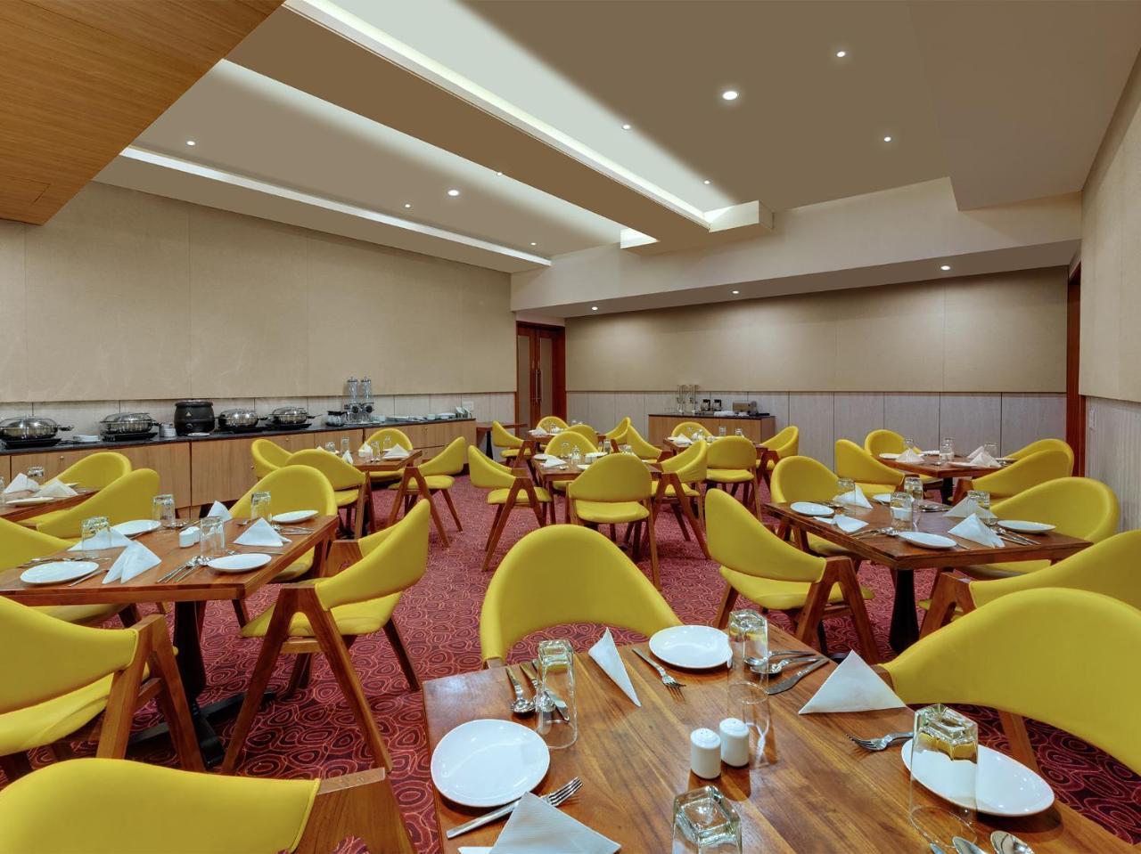 Viola Beacon Resort, Lonavala Extérieur photo